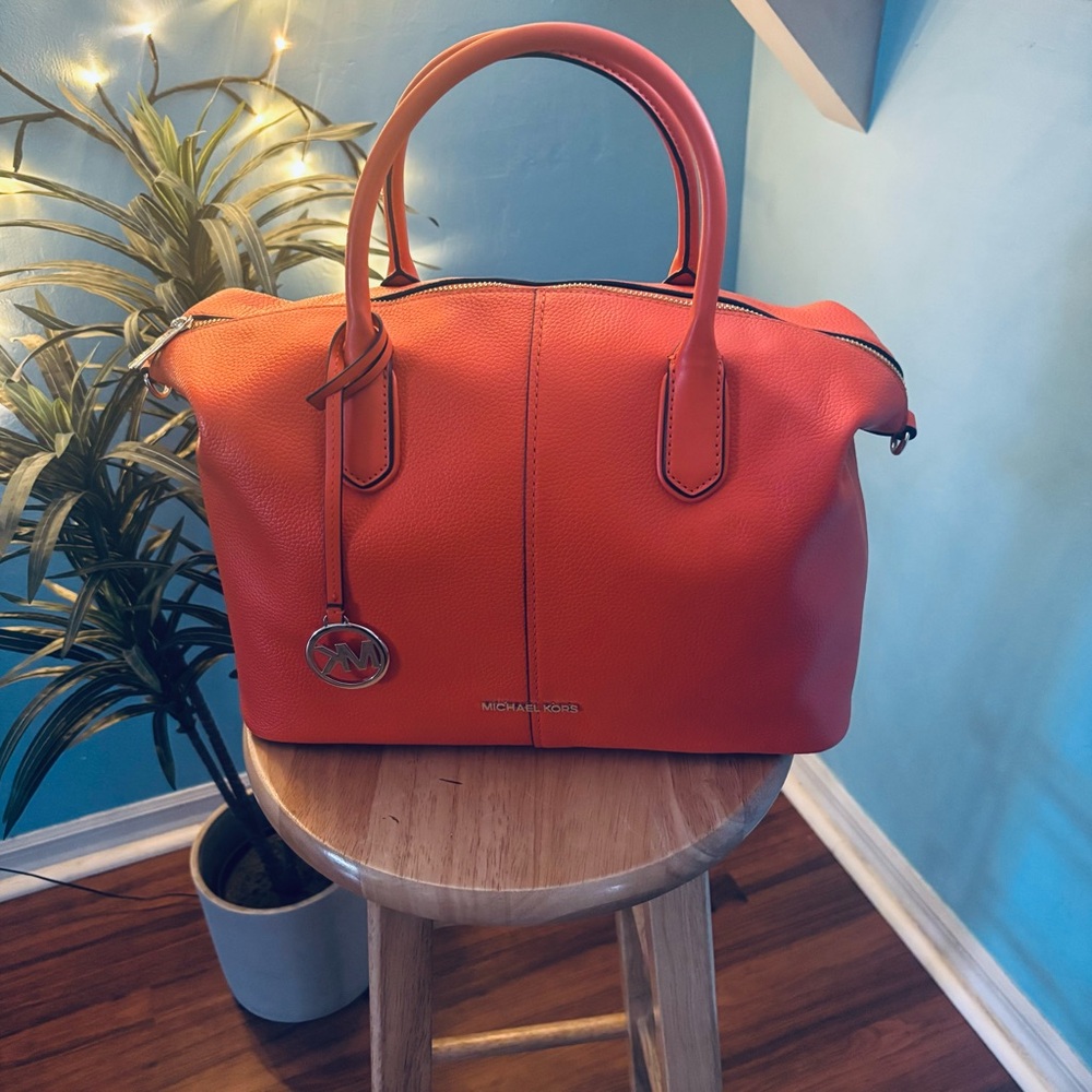 Michael Kors NWT LARGE Hyde Poppy Leather Satchel Bag